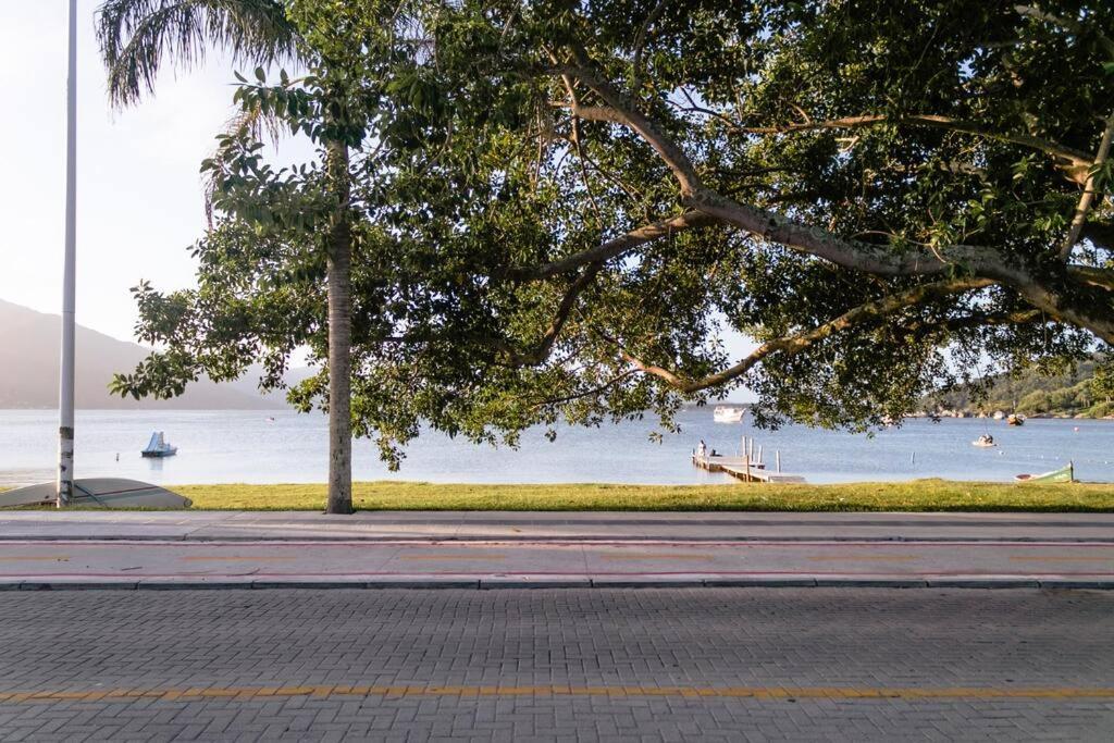 Pe Na Areia Na Lagoa Da Conceicao Apartment *